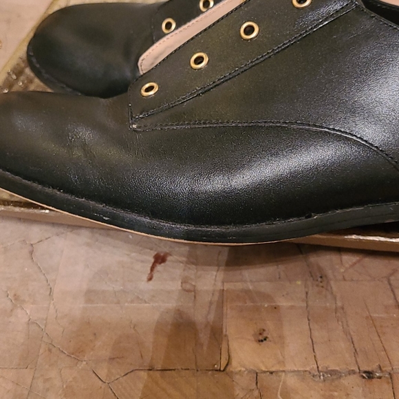 Carmen Marc Valvo Black Laceless Shoes - Picture 9 of 9